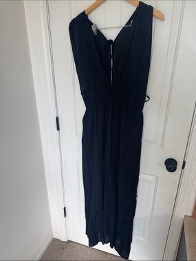 Nordstrom Black Sleeveless V-Neck Maxi Dress with Tie Front